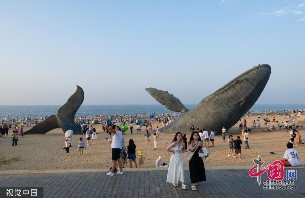 各地艺术雕像造型频出圈 看那些亮眼的雕塑造型(图4)